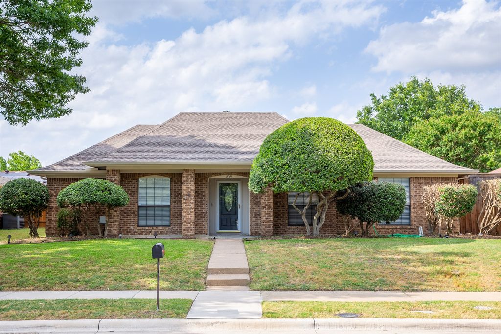 809 Simon Drive, Plano, TX 75025