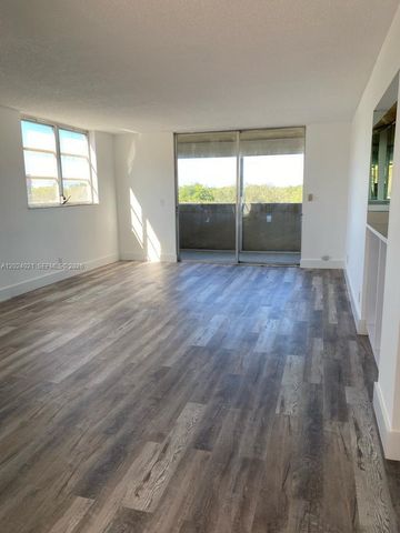 406 NW 68th Ave 526, Plantation, FL 33317