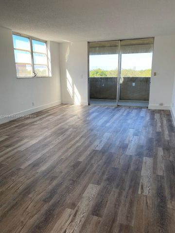 406 NW 68th Ave 526, Plantation, FL 33317
