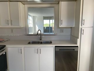 406 NW 68th Ave 526, Plantation, FL 33317
