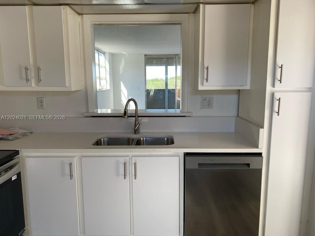 406 NW 68th Ave 526, Plantation, FL 33317