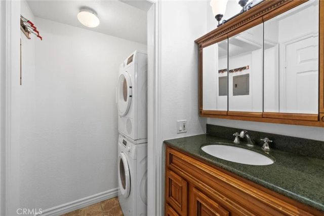 3653 S Bear Street B, Santa Ana, CA 92704