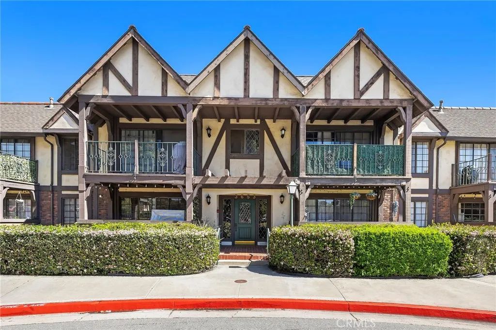 3653 S Bear Street B, Santa Ana, CA 92704