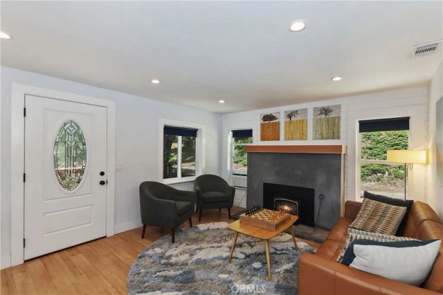 582 Sunset View Road, Twin Peaks, CA 92391