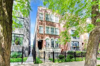 2938 N Damen Avenue 2, Chicago, IL 60618