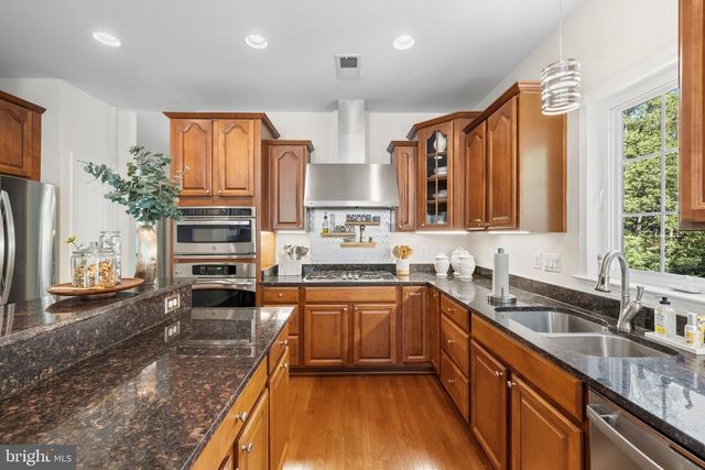 2 JANNEY LN, Fredericksburg, VA 22406