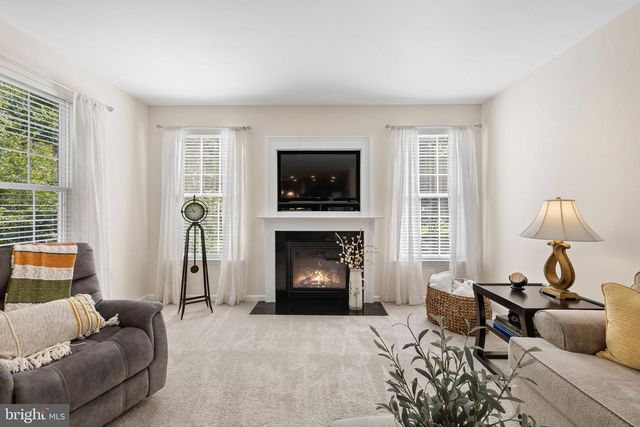 2 JANNEY LN, Fredericksburg, VA 22406