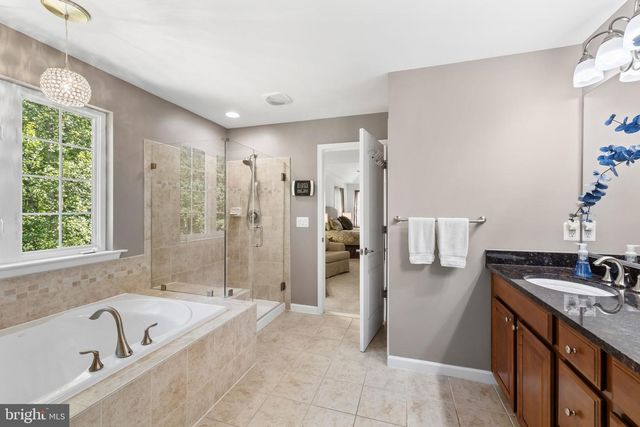 2 JANNEY LN, Fredericksburg, VA 22406