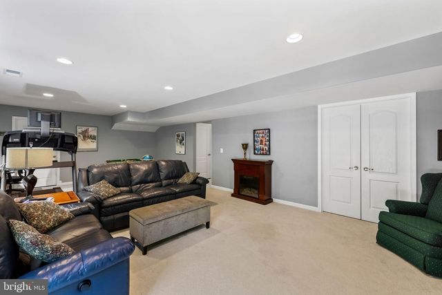 2 JANNEY LN, Fredericksburg, VA 22406