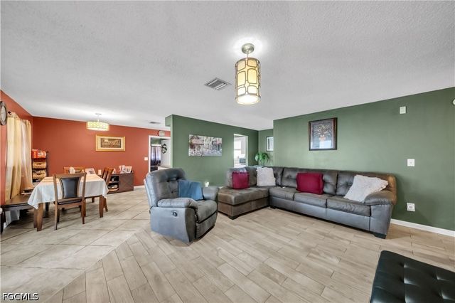 2202 Parkview DR, Fort Myers, FL 33905