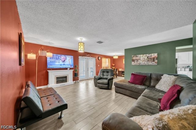 2202 Parkview DR, Fort Myers, FL 33905