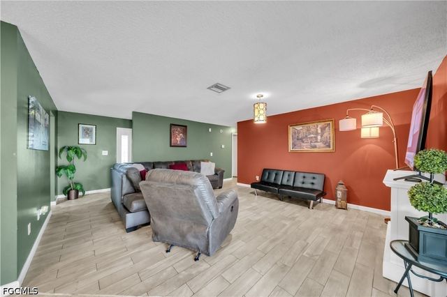 2202 Parkview DR, Fort Myers, FL 33905