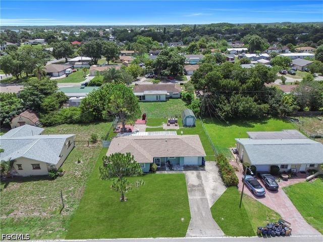 2202 Parkview DR, Fort Myers, FL 33905