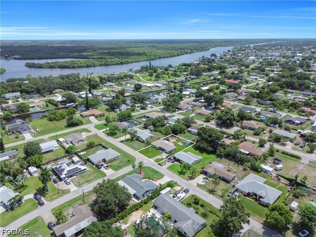 2202 Parkview DR, Fort Myers, FL 33905