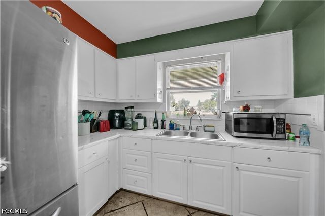 2202 Parkview DR, Fort Myers, FL 33905