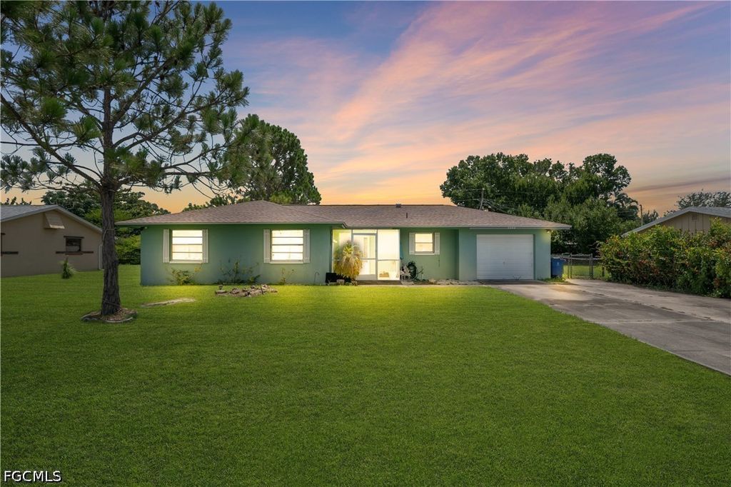 2202 Parkview DR, Fort Myers, FL 33905