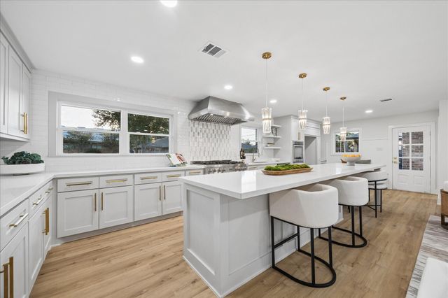 6434 Pineshade Lane, Houston, TX 77008