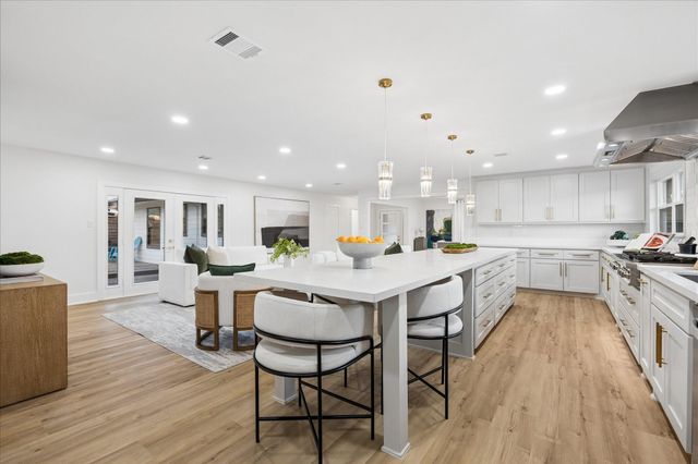 6434 Pineshade Lane, Houston, TX 77008