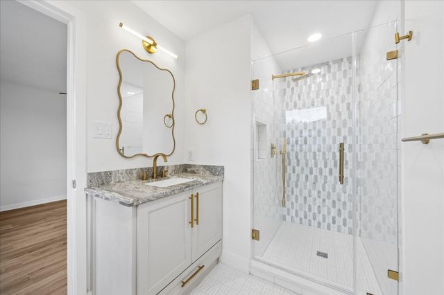 6434 Pineshade Lane, Houston, TX 77008
