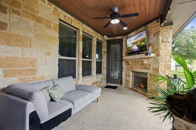 2716 Vista Heights DR, Leander, TX 78641