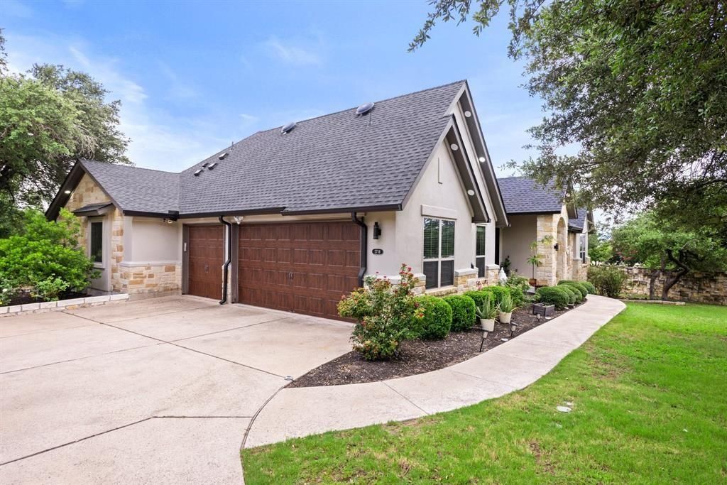 2716 Vista Heights DR, Leander, TX 78641