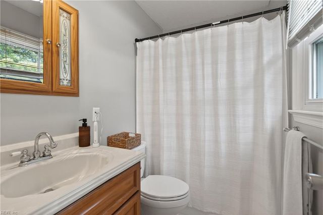 1840 Oyster Bay LN, Suffolk, VA 23436