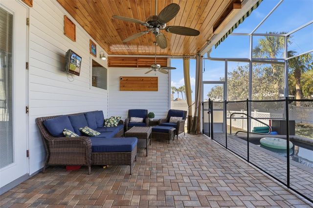 300 NW 12TH AVENUE, Crystal River, FL 34428