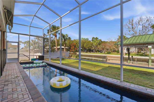 300 NW 12TH AVENUE, Crystal River, FL 34428