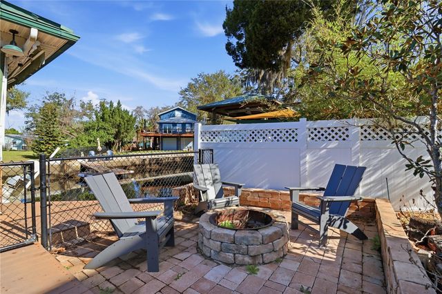 300 NW 12TH AVENUE, Crystal River, FL 34428