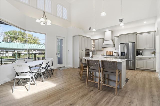 300 NW 12TH AVENUE, Crystal River, FL 34428