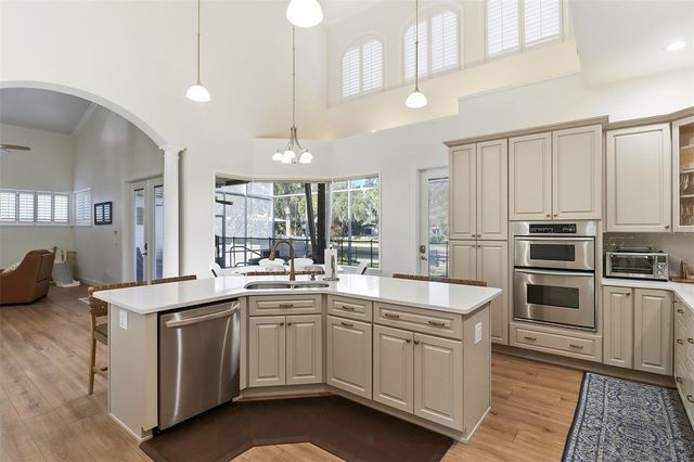300 NW 12TH AVENUE, Crystal River, FL 34428