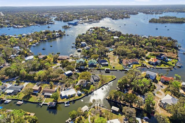 300 NW 12TH AVENUE, Crystal River, FL 34428
