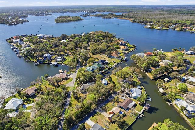 300 NW 12TH AVENUE, Crystal River, FL 34428