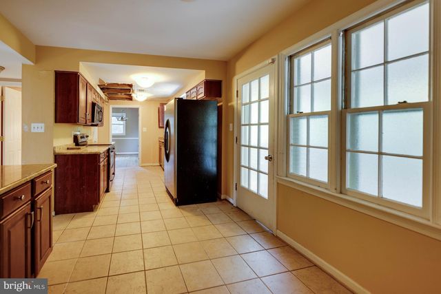 6802 ROBINIA RD, Temple Hills, MD 20748