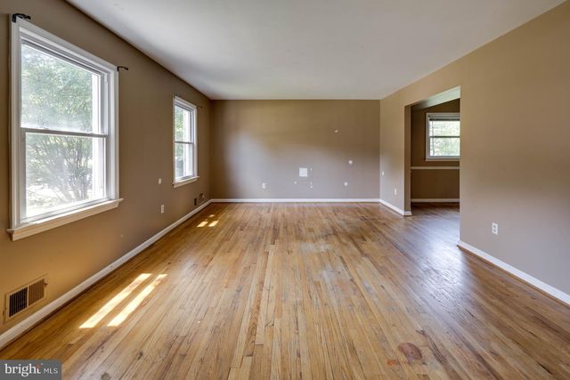 6802 ROBINIA RD, Temple Hills, MD 20748