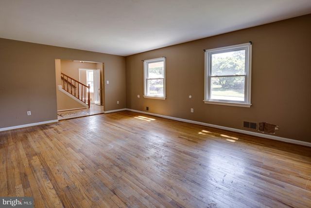 6802 ROBINIA RD, Temple Hills, MD 20748