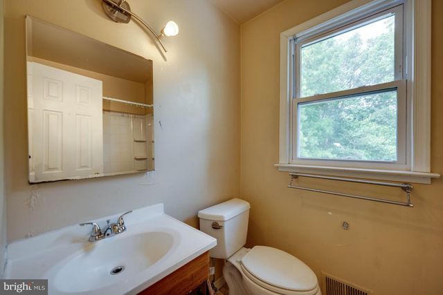 6802 ROBINIA RD, Temple Hills, MD 20748