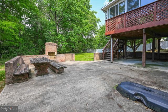 6802 ROBINIA RD, Temple Hills, MD 20748