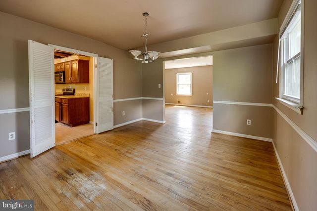 6802 ROBINIA RD, Temple Hills, MD 20748