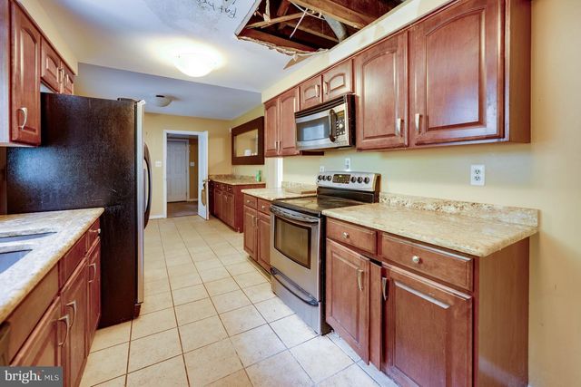 6802 ROBINIA RD, Temple Hills, MD 20748