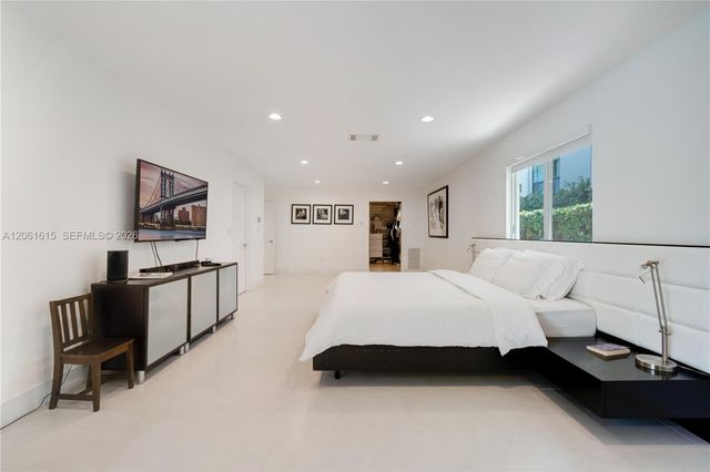 324 Caribbean Rd, Key Biscayne, FL 33149