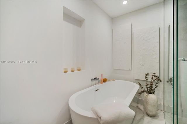 324 Caribbean Rd, Key Biscayne, FL 33149