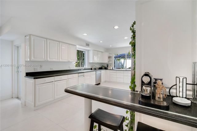 324 Caribbean Rd, Key Biscayne, FL 33149