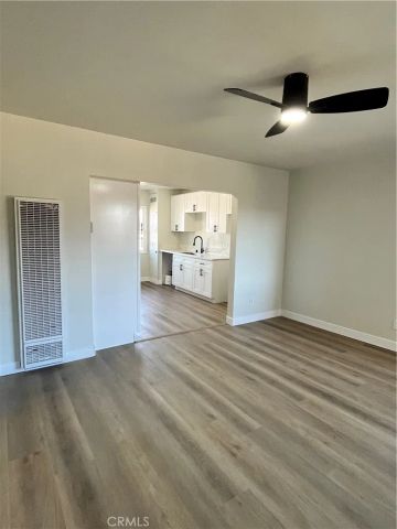 1543 W 105th Street C, Los Angeles, CA 90047