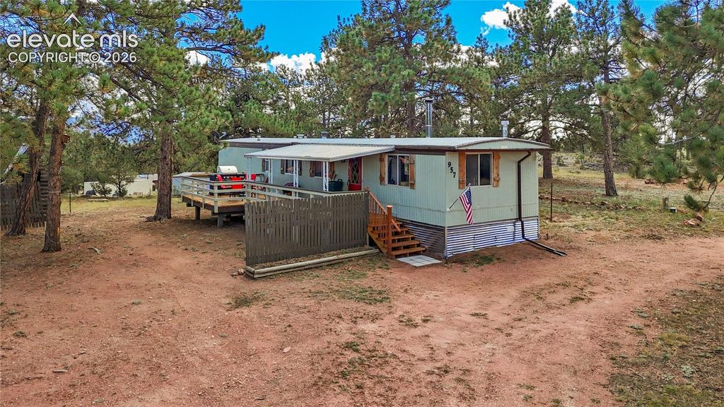 957 Arapahoe Drive, Florissant, CO 80816 — exterior