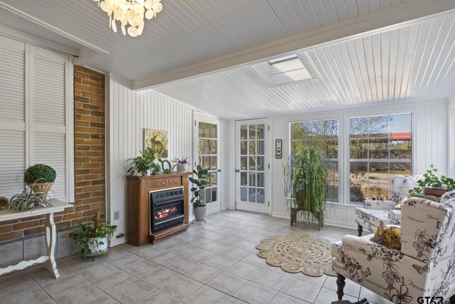 110 Magnolia St, Pittsburg, TX 75686