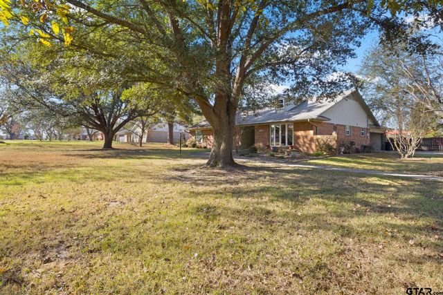 110 Magnolia St, Pittsburg, TX 75686