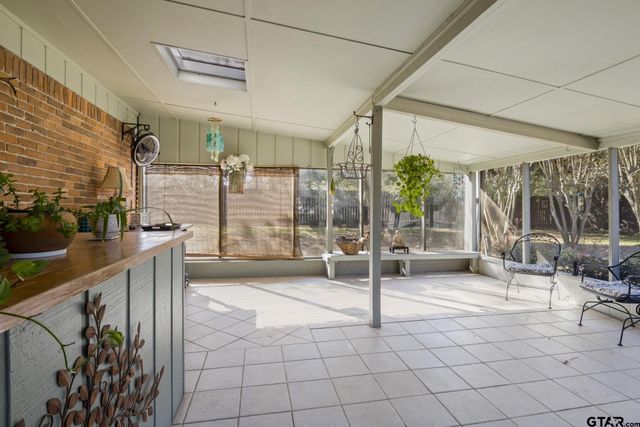 110 Magnolia St, Pittsburg, TX 75686