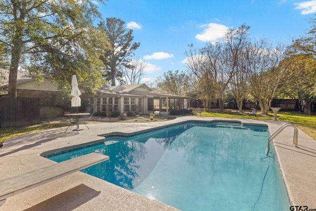 110 Magnolia St, Pittsburg, TX 75686