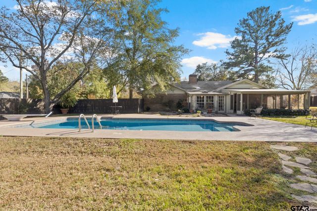 110 Magnolia St, Pittsburg, TX 75686